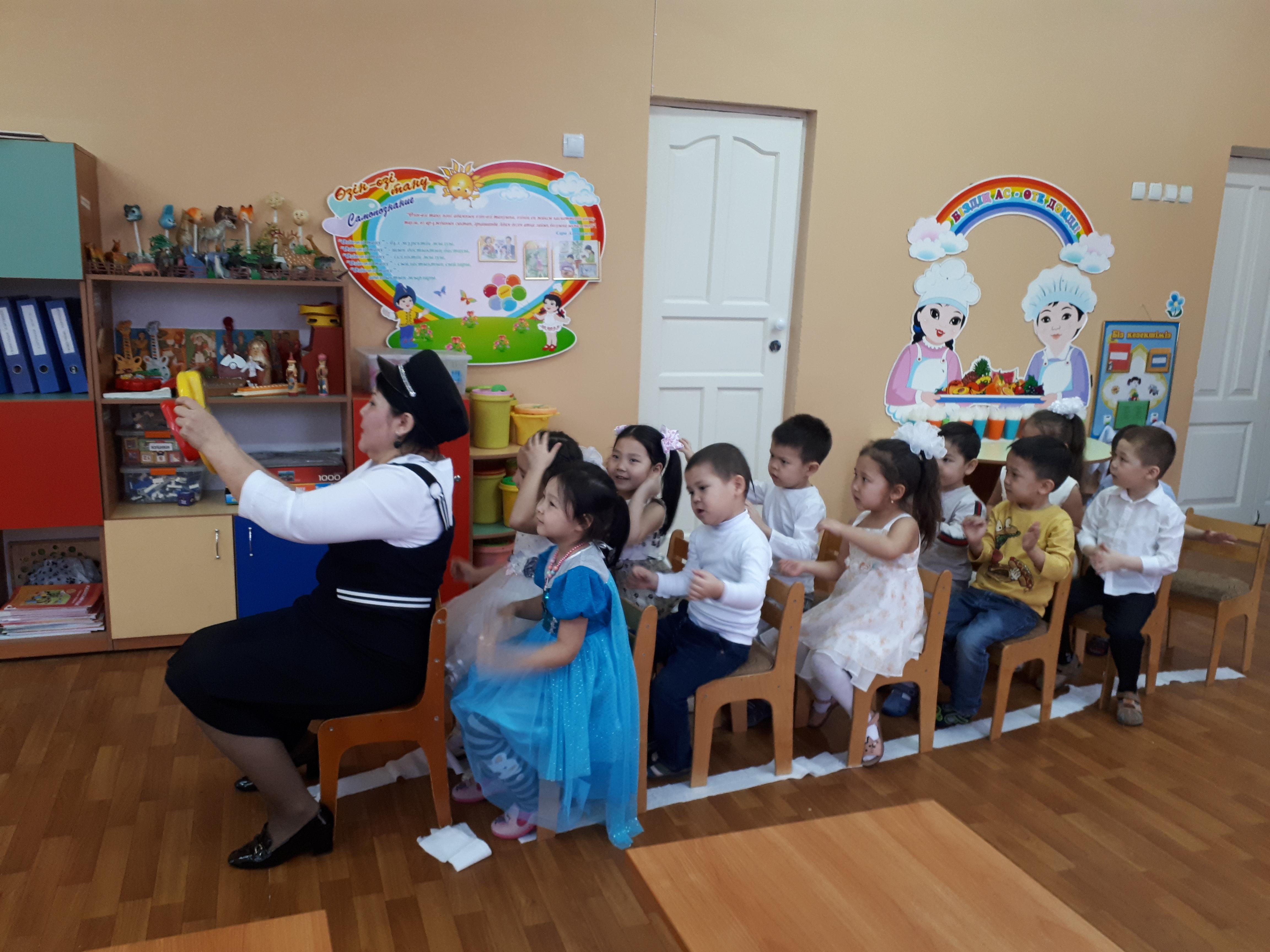 Открытое  ОУД по развитию речи в старшей  группе. Тема "Зима". Цель: Закрепление знаний детей о времени года зима. Учить детей подбирать слова с противоположным  значением. Воспитатель Кустубаева Н.С.